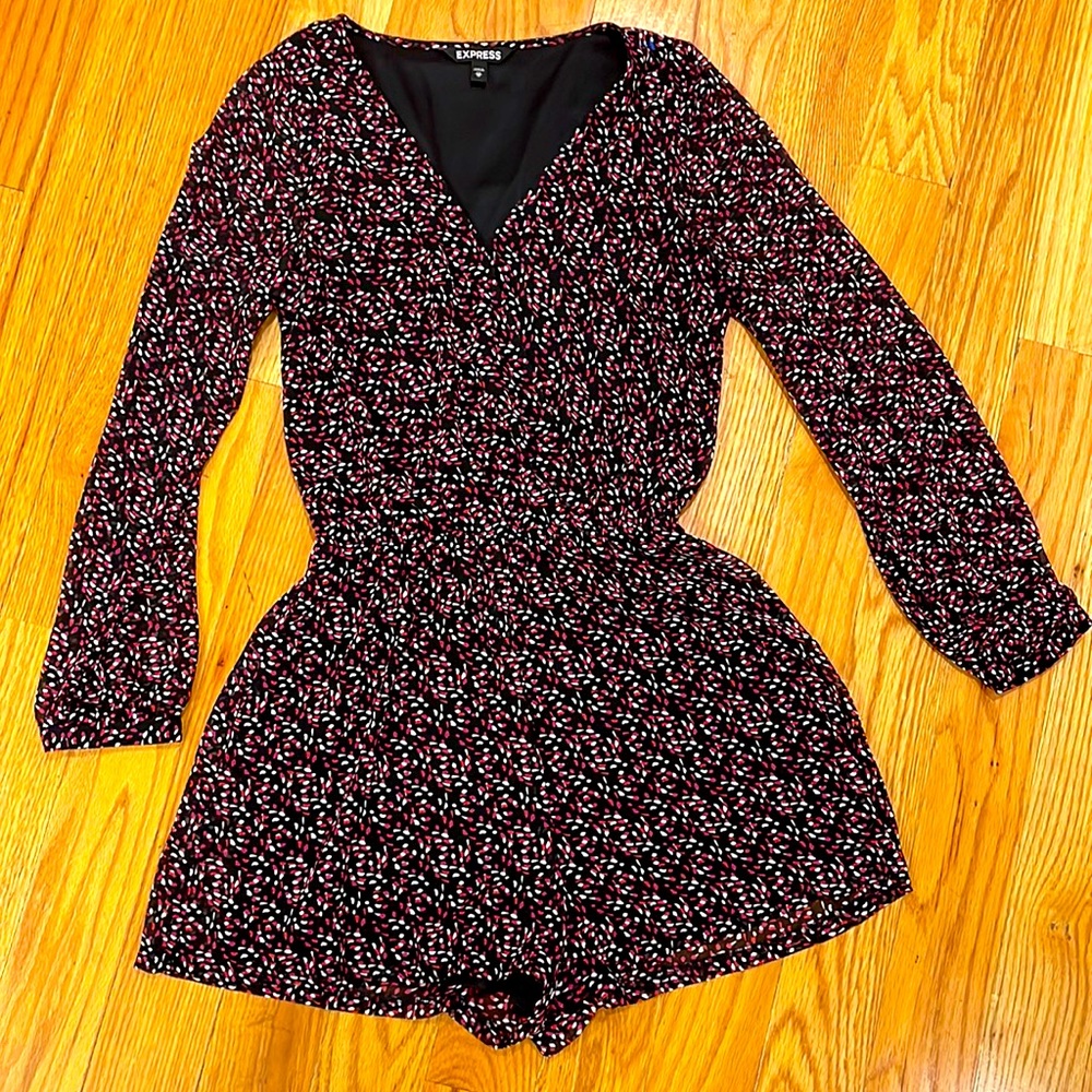 Express Black V Neck Ruffle Accent Bottom Romper xs